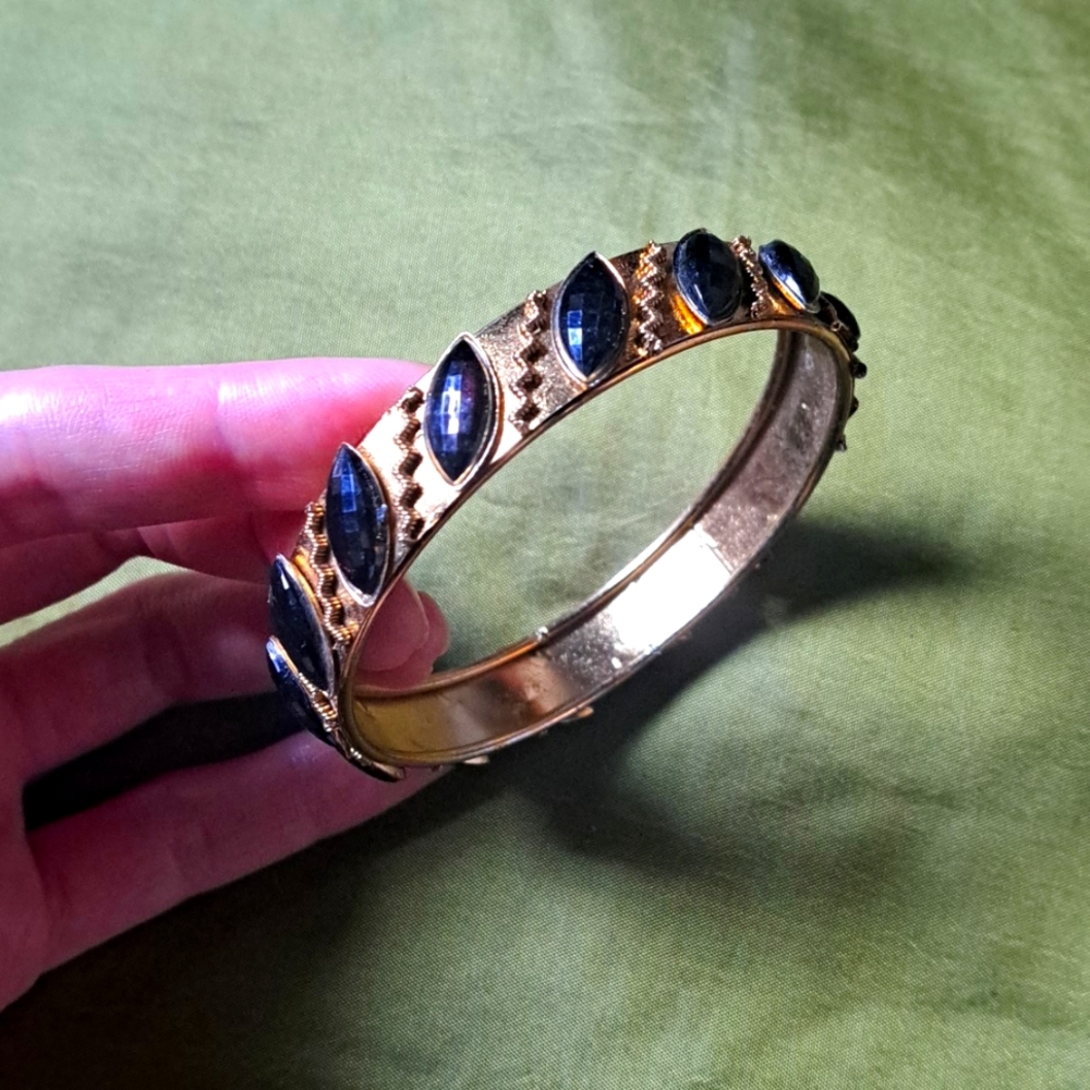 FREE Gift w Any Bundle Vintage Hippie Boho Gold Bracelet Bangle black jewels